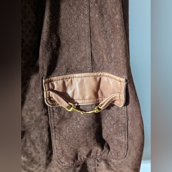 VINTAGE Brown Suede Sleeveless Jacket with Collar - Picture 6 of 11